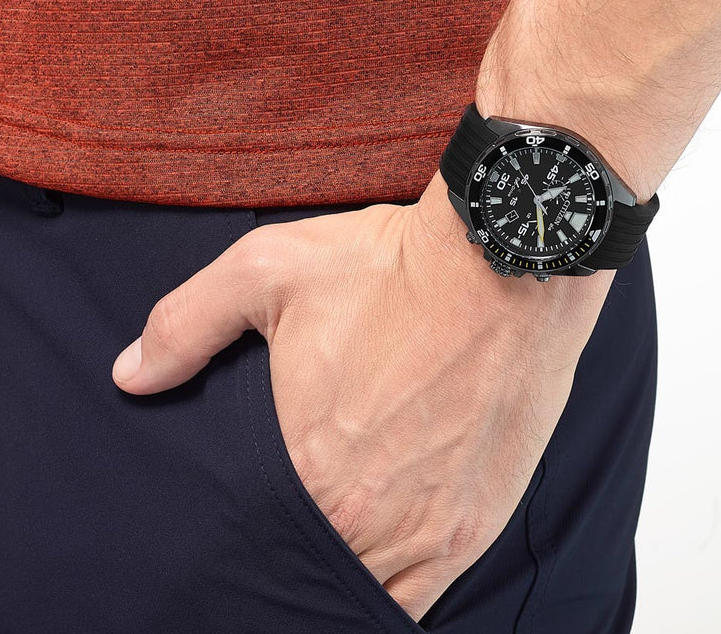 black rubber black dail