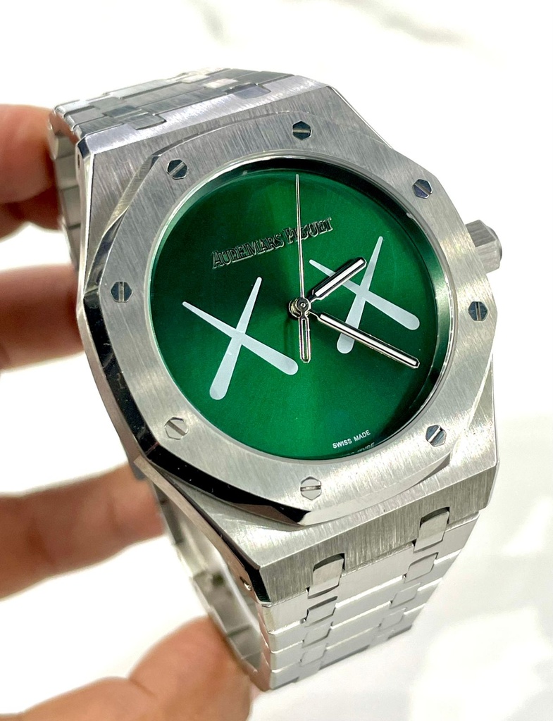 Audemars piguet Audemars Piguet Royal Oak customized with a KAWS "XX" motif -31