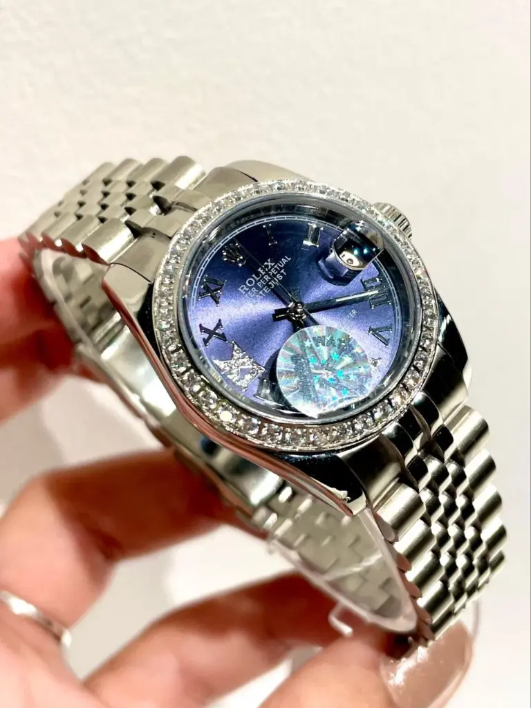 Rolex Lady-Datejust with a blue-43
